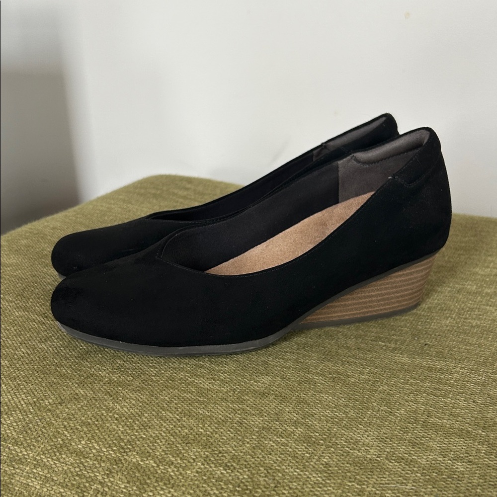 Dr. Scholl's Be Flex Wedge Pump